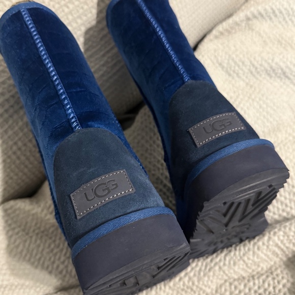 Authentic Rare Blue Velvet Uggs Women’s Sz 8 - Picture 6 of 8